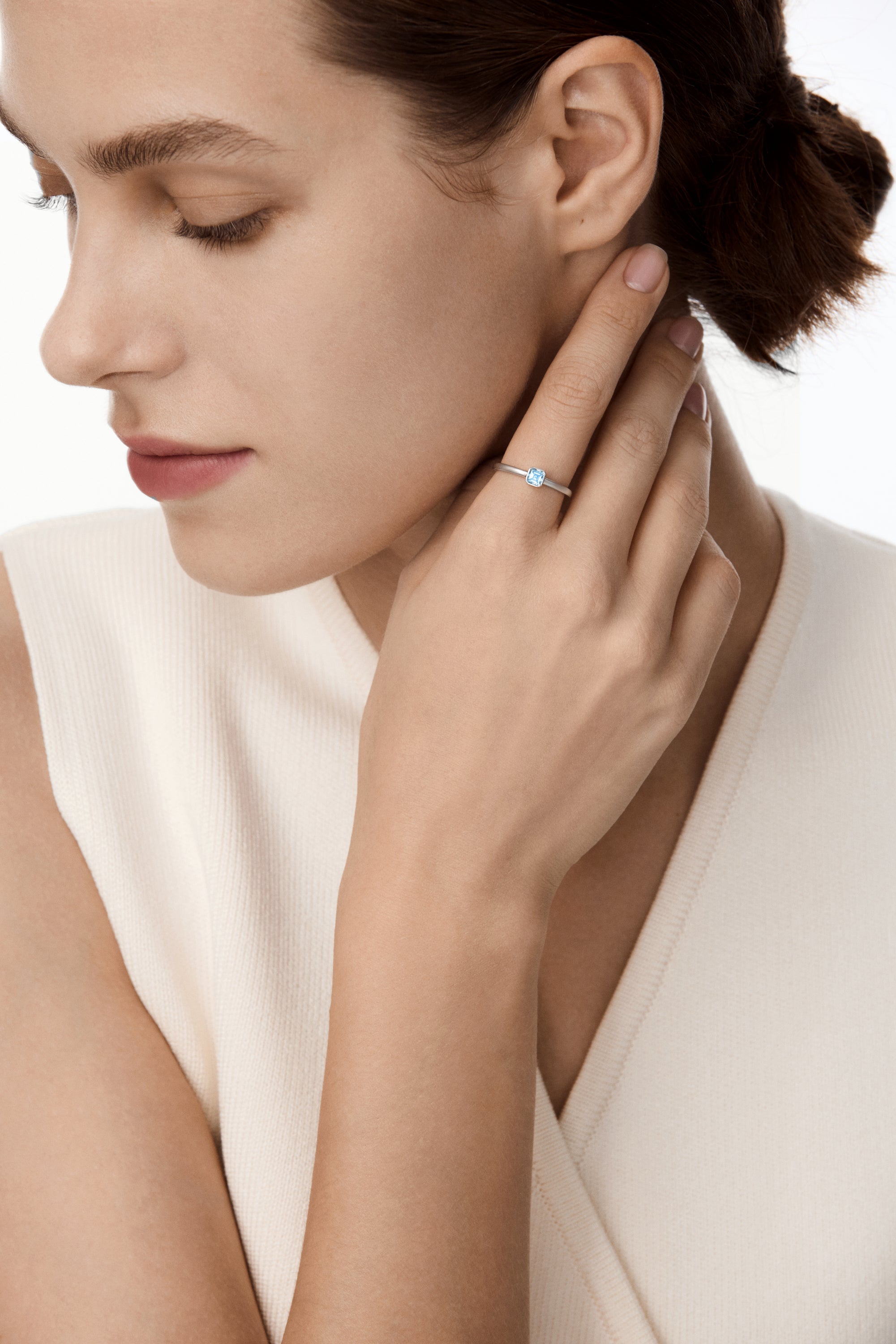 Evelyn Solitaire Ring Lagoon Blue